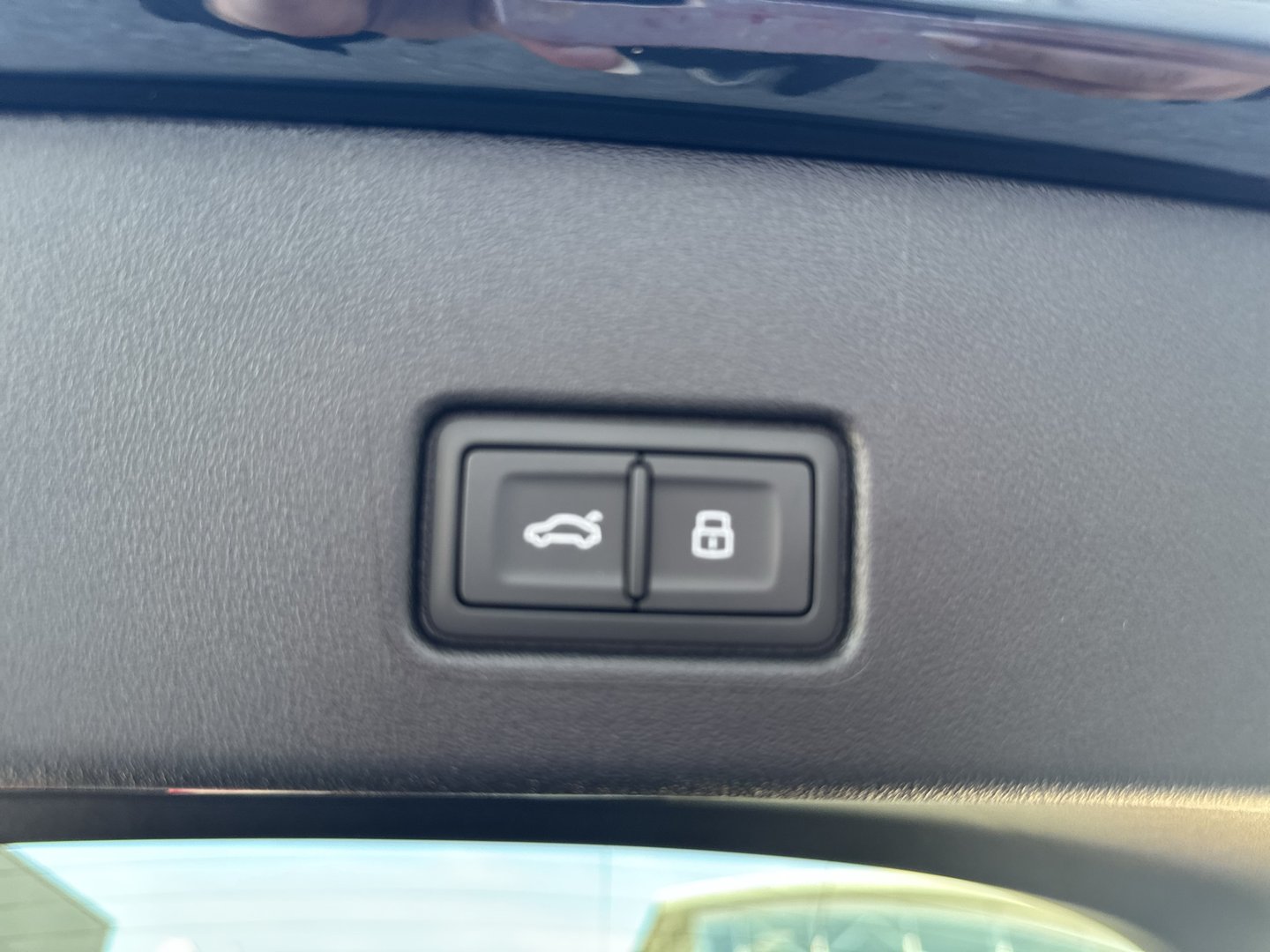 27913273
