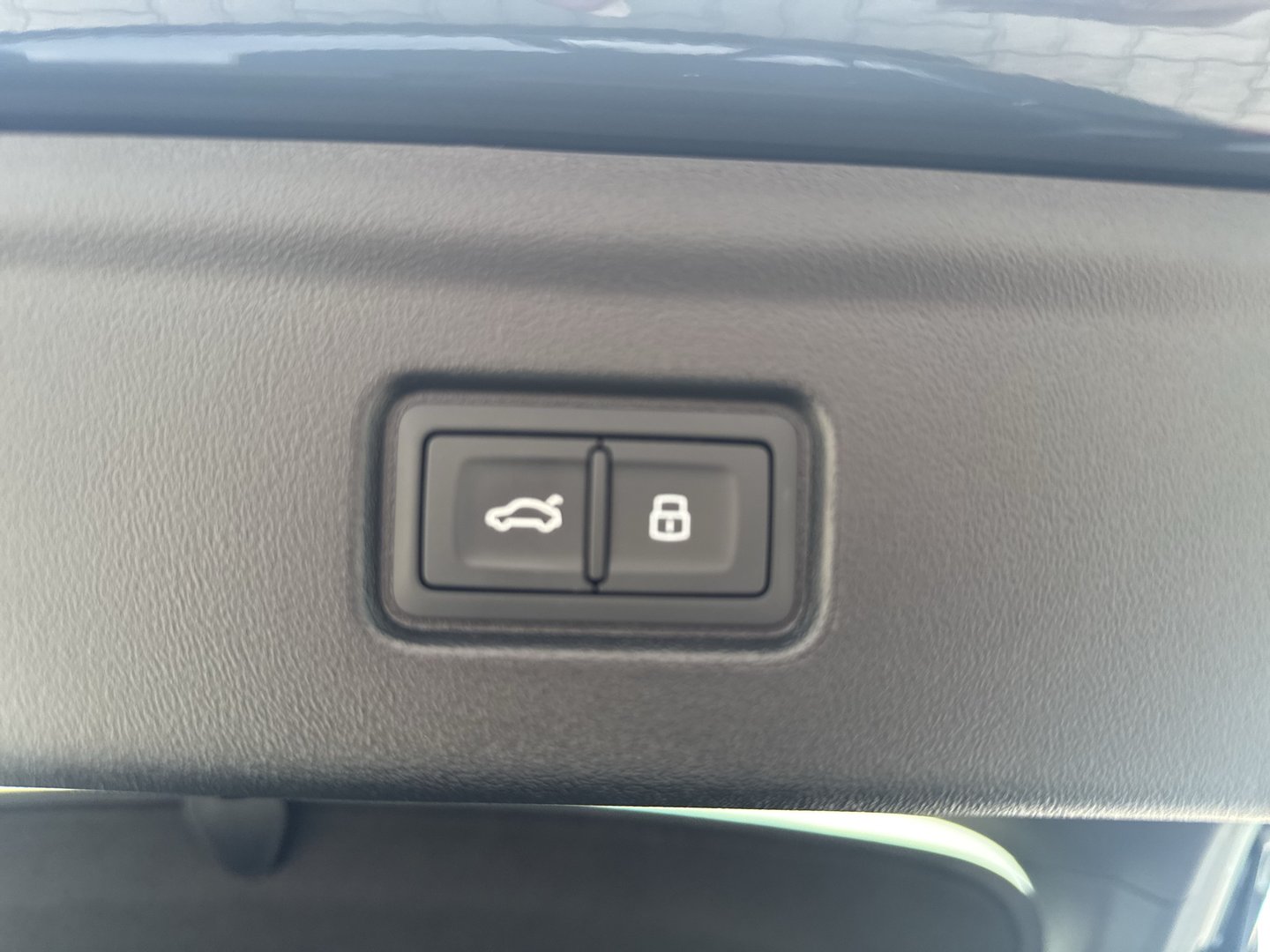 27913234